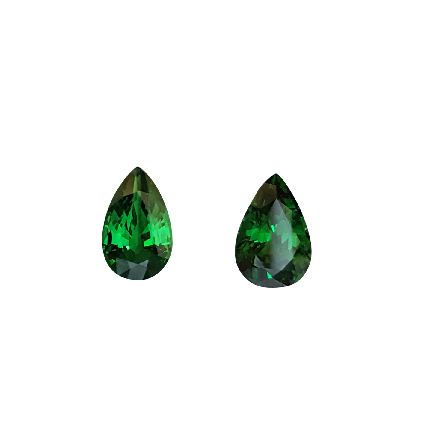 8.8x5.5mm Pear Shape Fine Intense Green Tsavorite