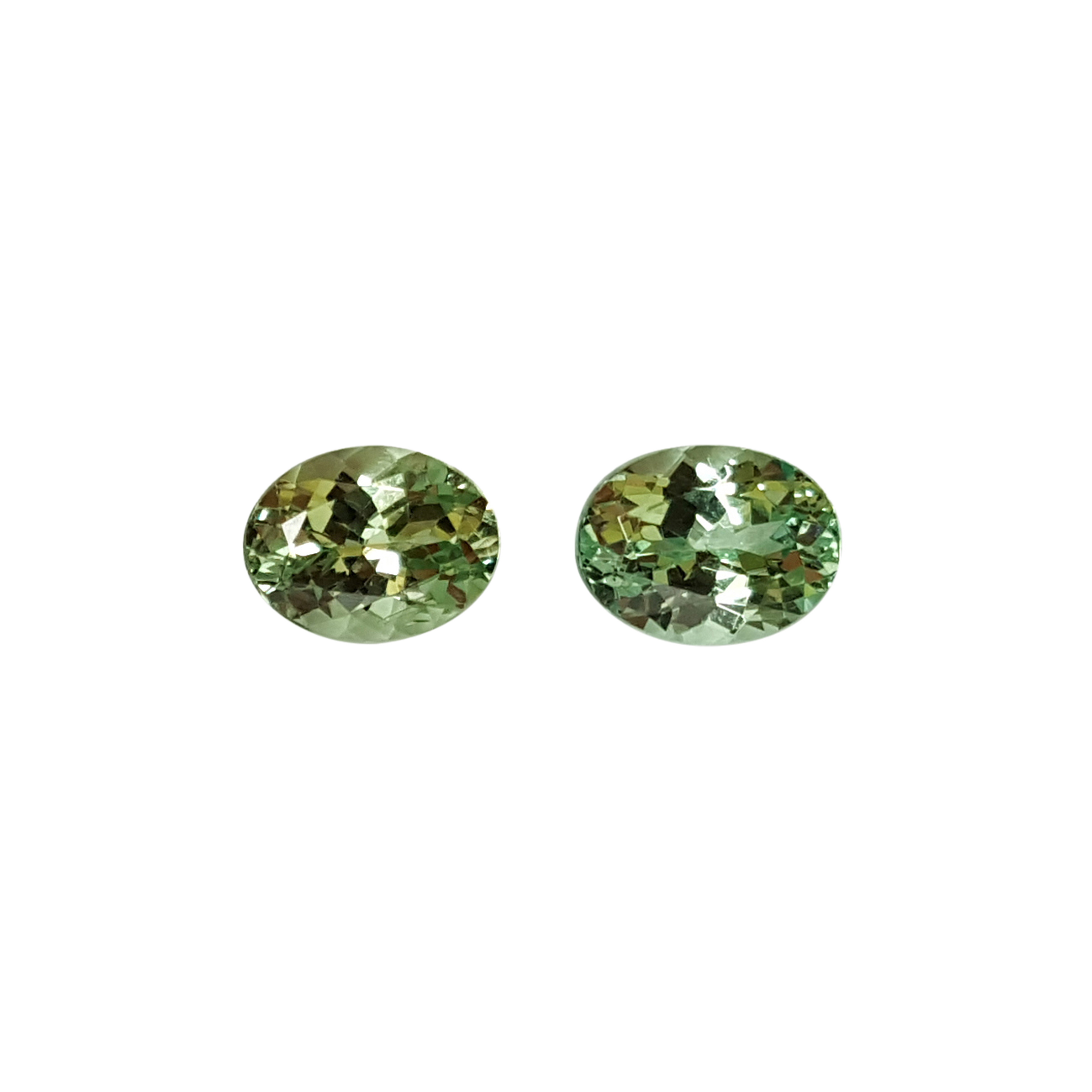 9x7mm Oval Mint Garnet Pair