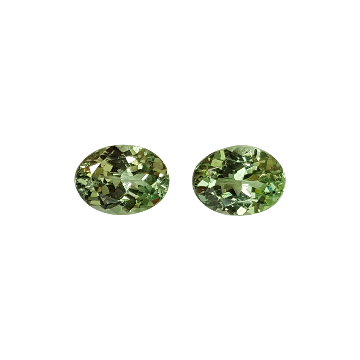 8.9x6.9mm Oval Mint Garnet Pair