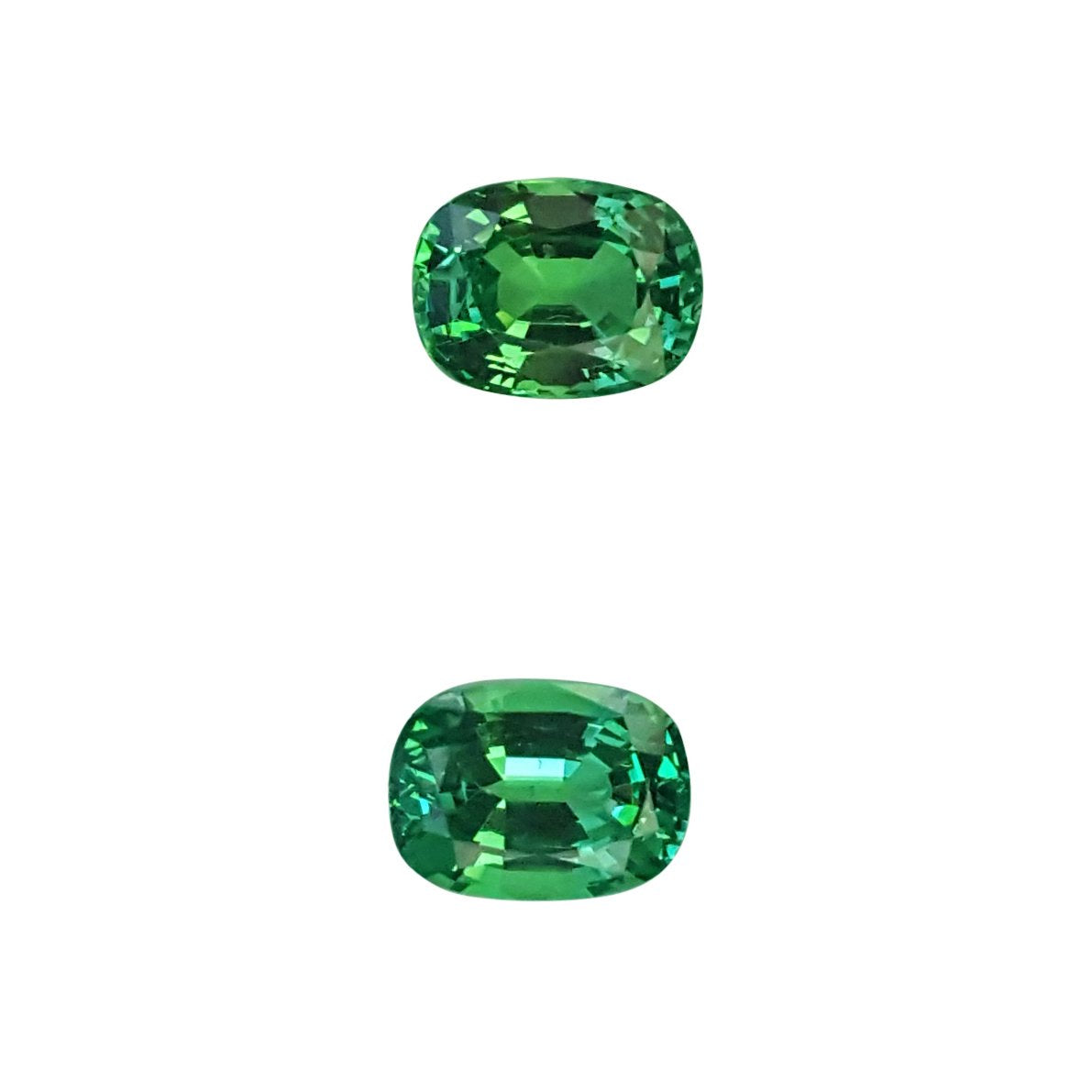 8x6mm Cushion Bright Green Tsavorite