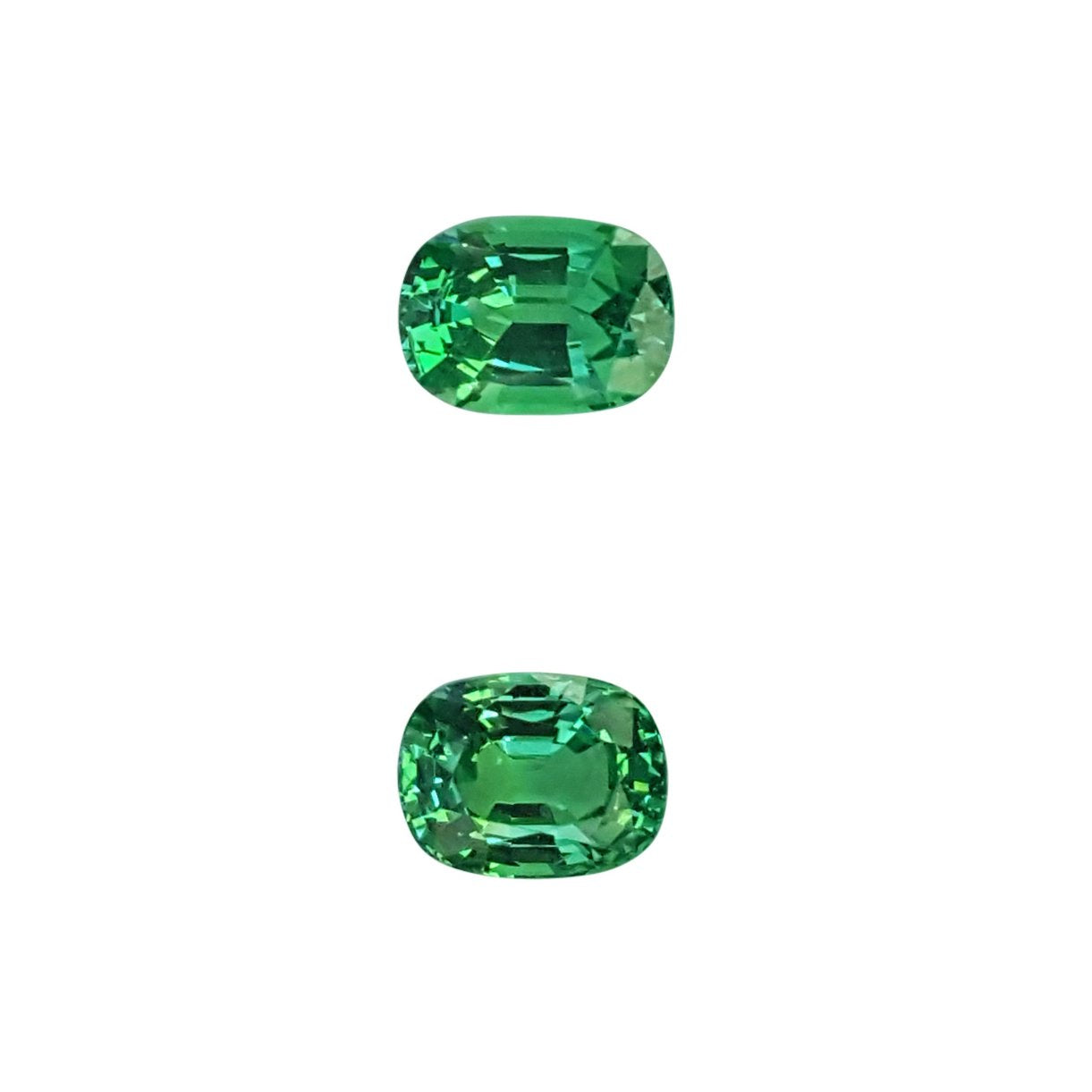 8x6mm Cushion Bright Green Tsavorite